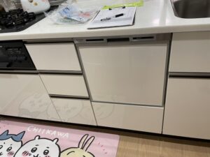 兵庫キッチン取付け隊　食洗機前パネルでを楽しむ　施工後